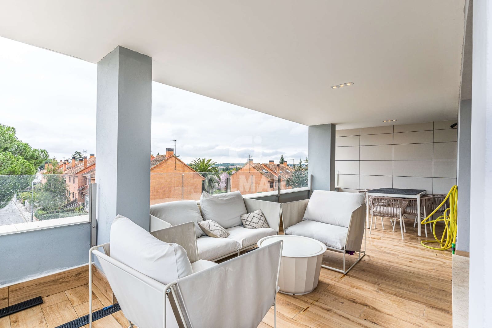 4 sypialnia Penthouse na sprzedaż w Las Rozas de Madrid z basenem garażem - 1 195 000 € (Ref: 9675982)