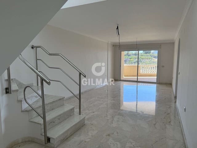 2 quarto Penthouse para venda em Los Gigantes, Santiago del Teide com piscina garagem - 620 000 € (Ref: 9685730)