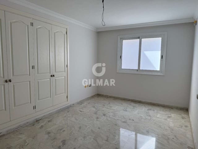 2 quarto Penthouse para venda em Los Gigantes, Santiago del Teide com piscina garagem - 620 000 € (Ref: 9685730)