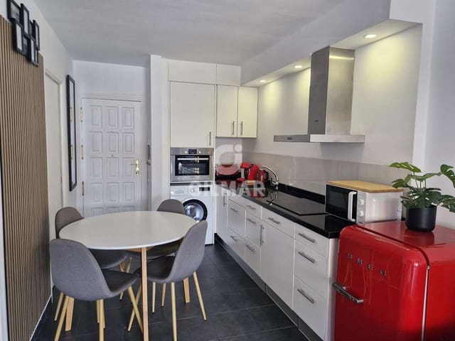 1 makuuhuone Asunto myytävänä paikassa Los Cristianos, Arona mukana uima-altaan - 575 000 € (Ref: 9685732)