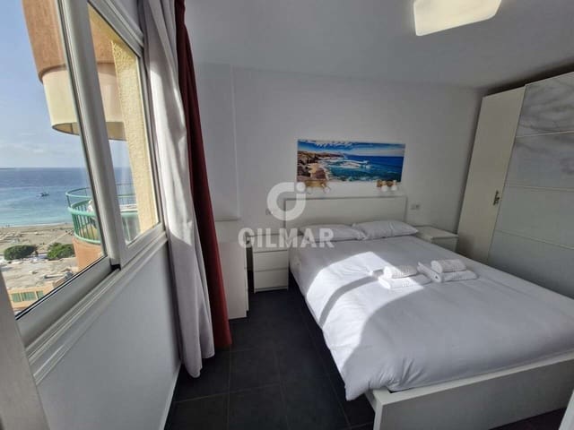 1 makuuhuone Asunto myytävänä paikassa Los Cristianos, Arona mukana uima-altaan - 575 000 € (Ref: 9685732)