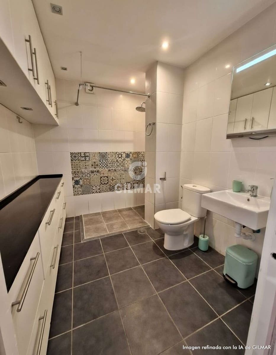 1 bedroom Flat for sale in Los Cristianos with pool - € 575,000 (Ref: 9685732)