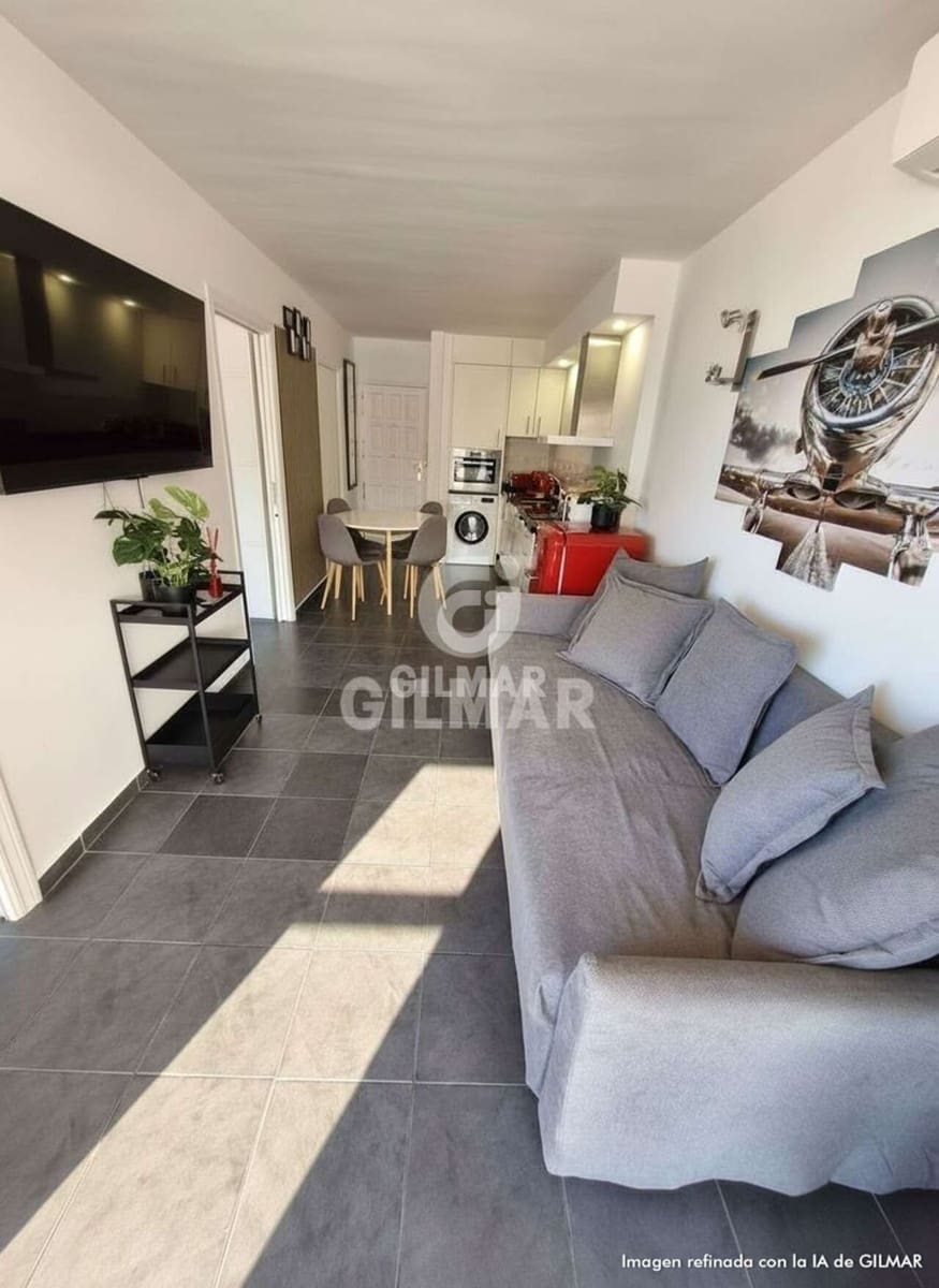 1 bedroom Flat for sale in Los Cristianos with pool - € 575,000 (Ref: 9685732)