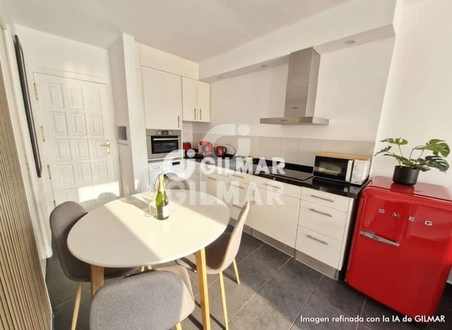 Piso de 1 habitación en Playa de las Americas, Arona en venta con piscina - 550.000 € (Ref: 9685732)