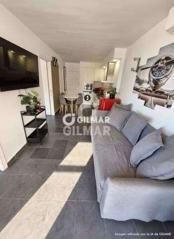 Piso de 1 habitación en Playa de las Americas, Arona en venta con piscina - 550.000 € (Ref: 9685732)