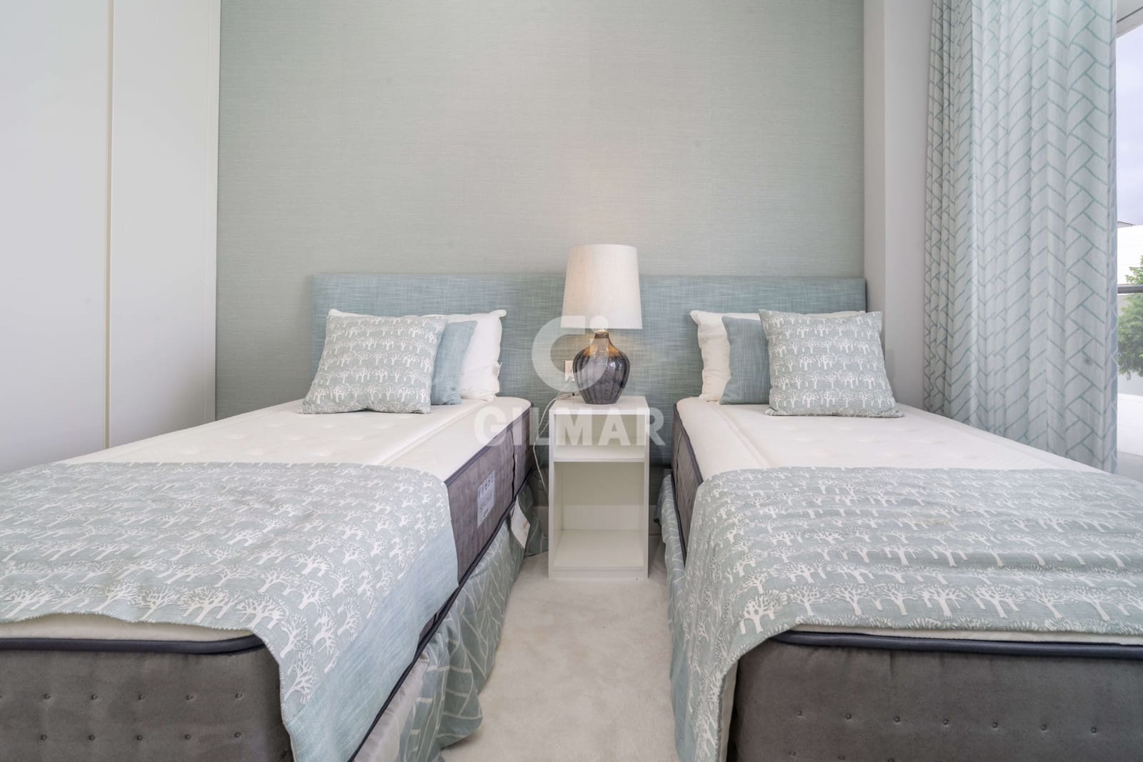 3 bedroom Flat for sale in Estepona with pool garage - € 1,150,000 (Ref: 9688621)