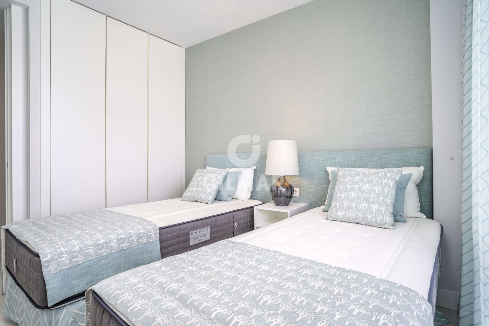 3 bedroom Flat for sale in Estepona with pool garage - € 1,150,000 (Ref: 9688621)