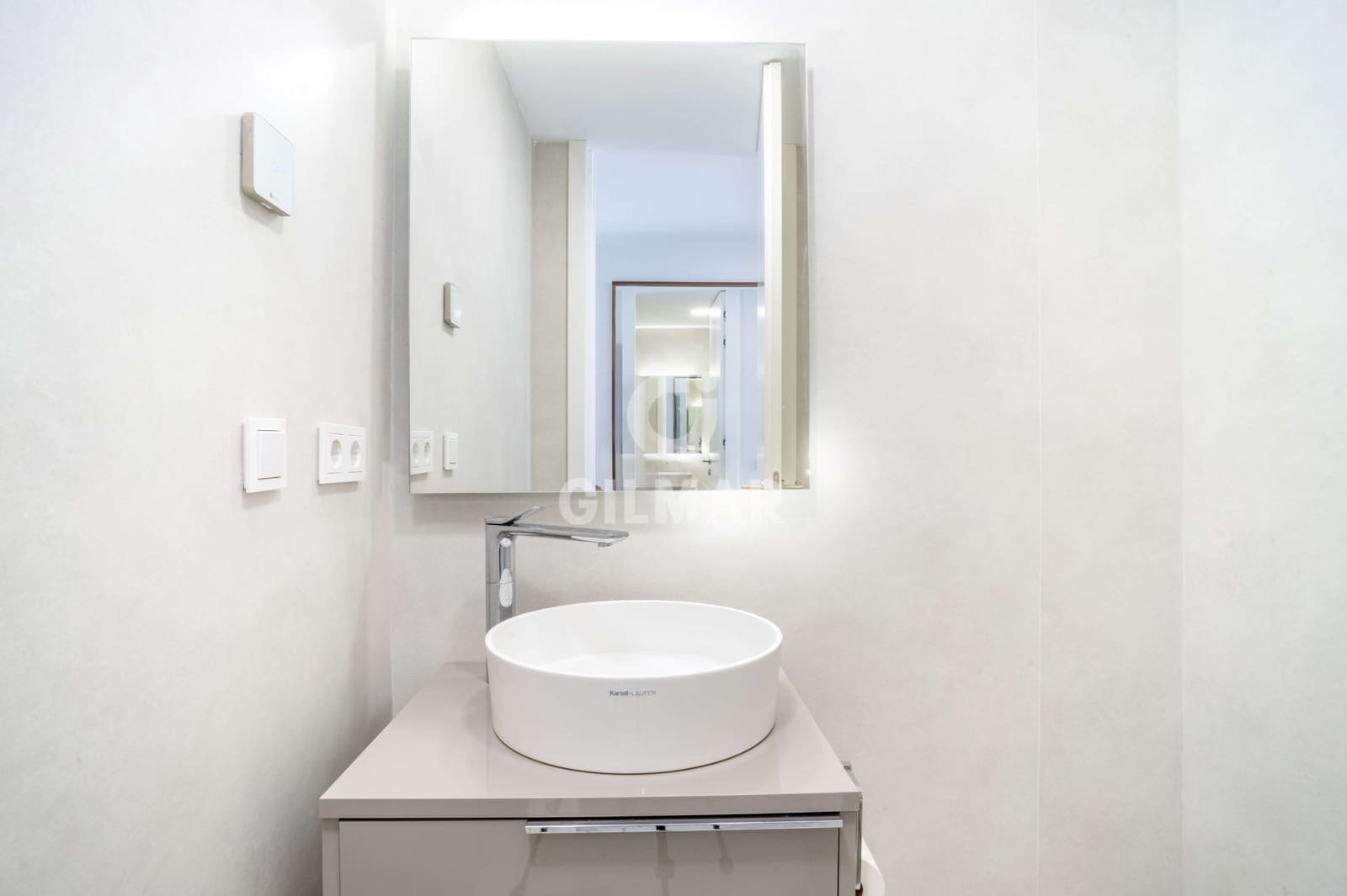 3 bedroom Flat for sale in Estepona with pool garage - € 1,150,000 (Ref: 9688621)