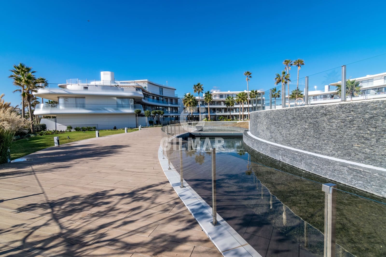 3 bedroom Flat for sale in Estepona with pool garage - € 1,150,000 (Ref: 9688621)