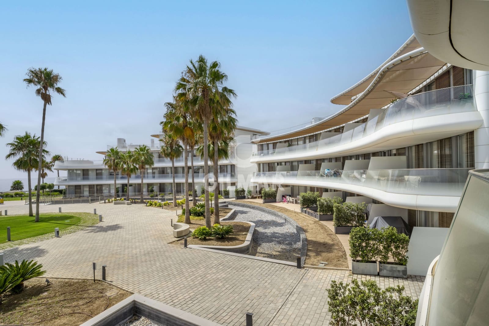 3 bedroom Flat for sale in Estepona with pool garage - € 1,150,000 (Ref: 9688621)