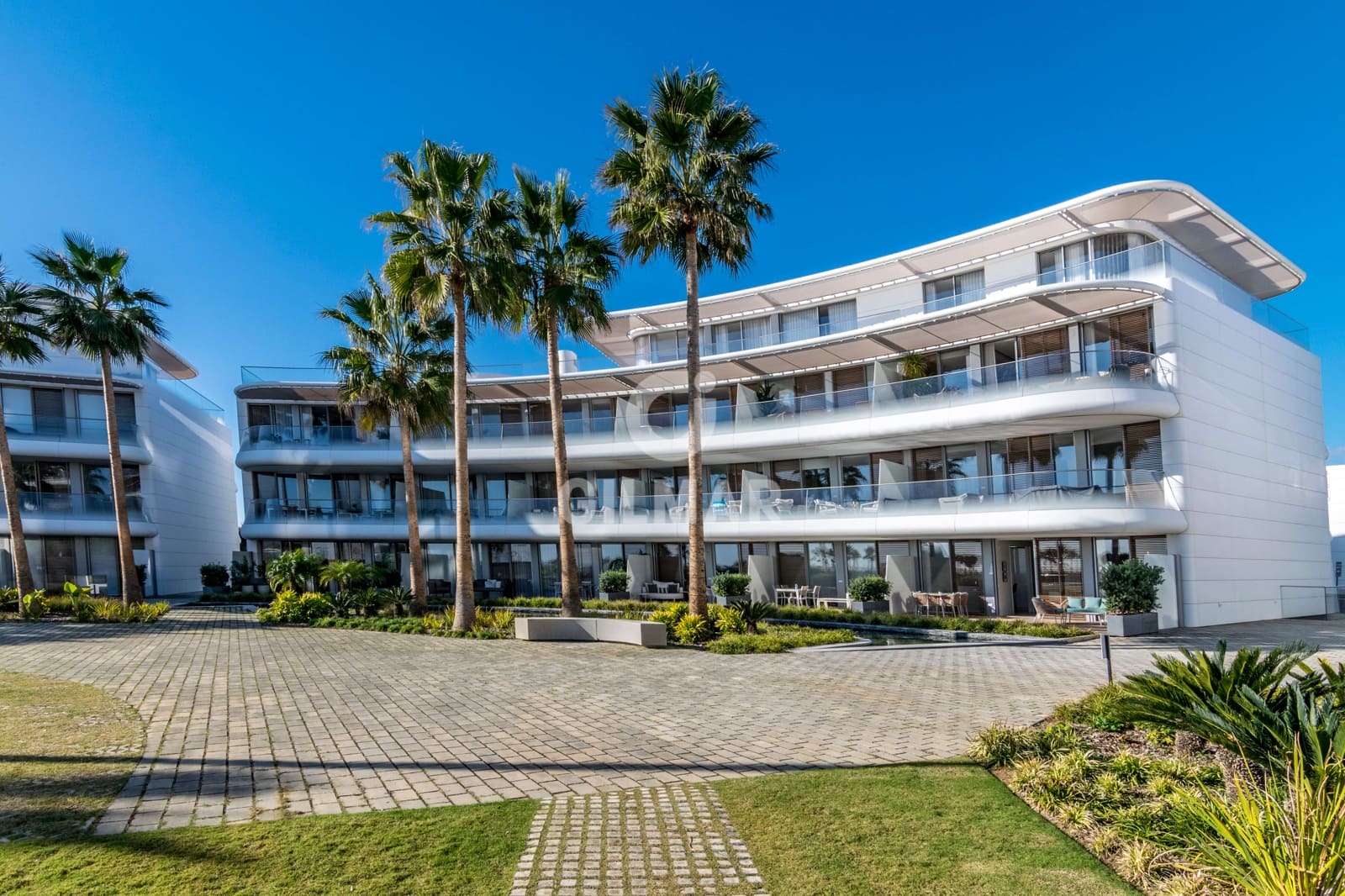 3 bedroom Flat for sale in Estepona with pool garage - € 1,150,000 (Ref: 9688621)