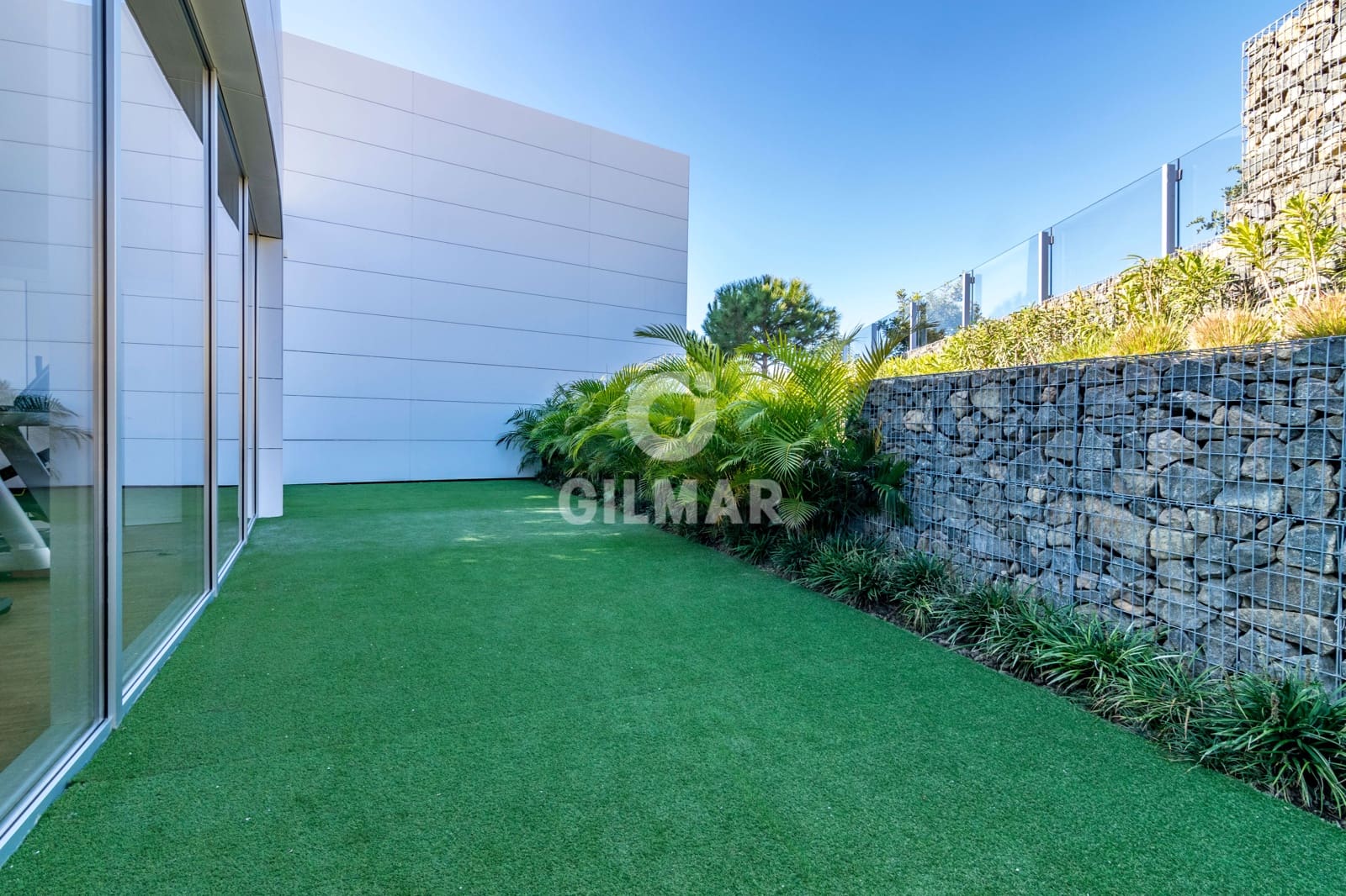 3 bedroom Flat for sale in Estepona with pool garage - € 1,150,000 (Ref: 9688621)