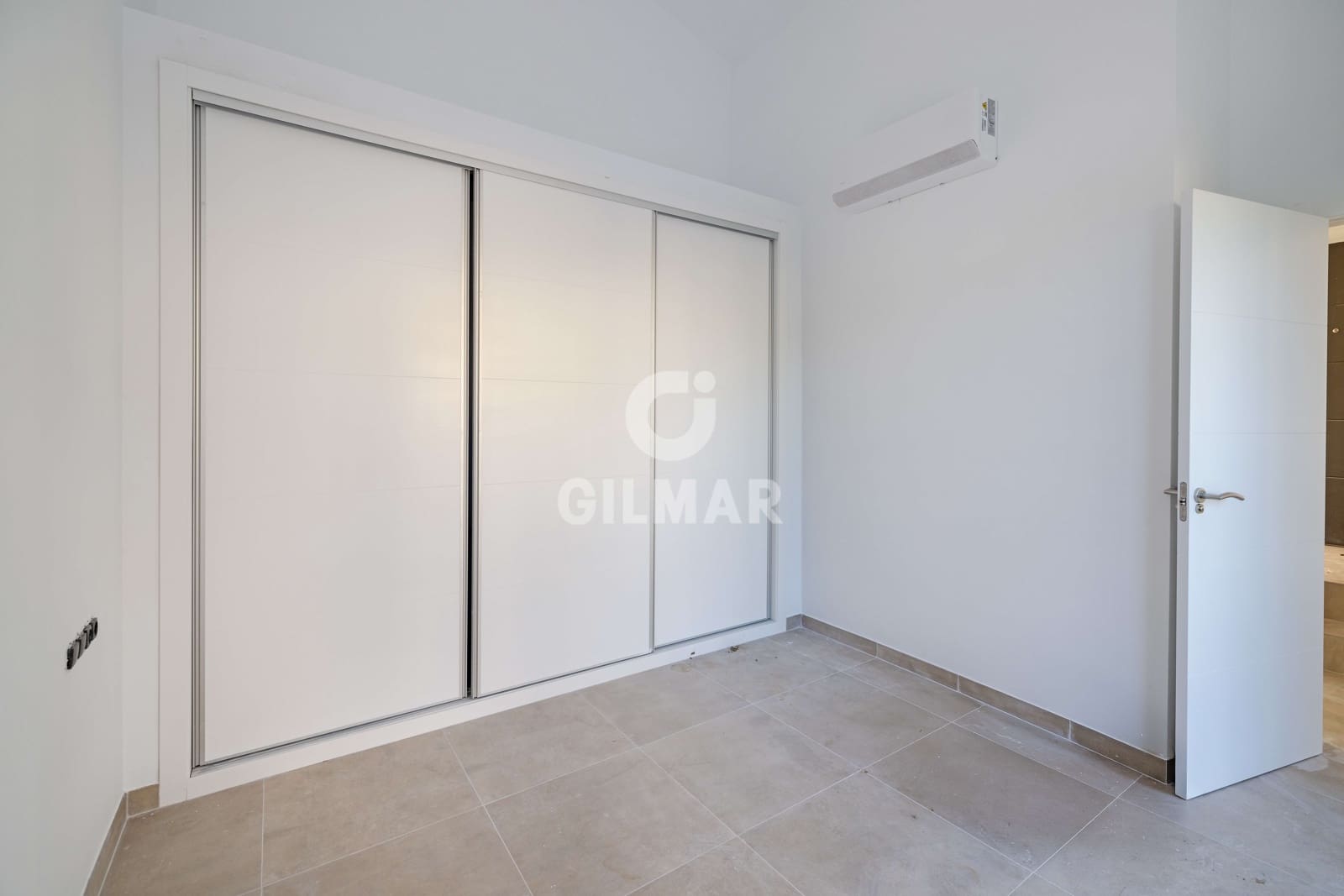 2 quarto Moradia em Banda para venda em Bahia Dorada com piscina - 610 000 € (Ref: 9688622)