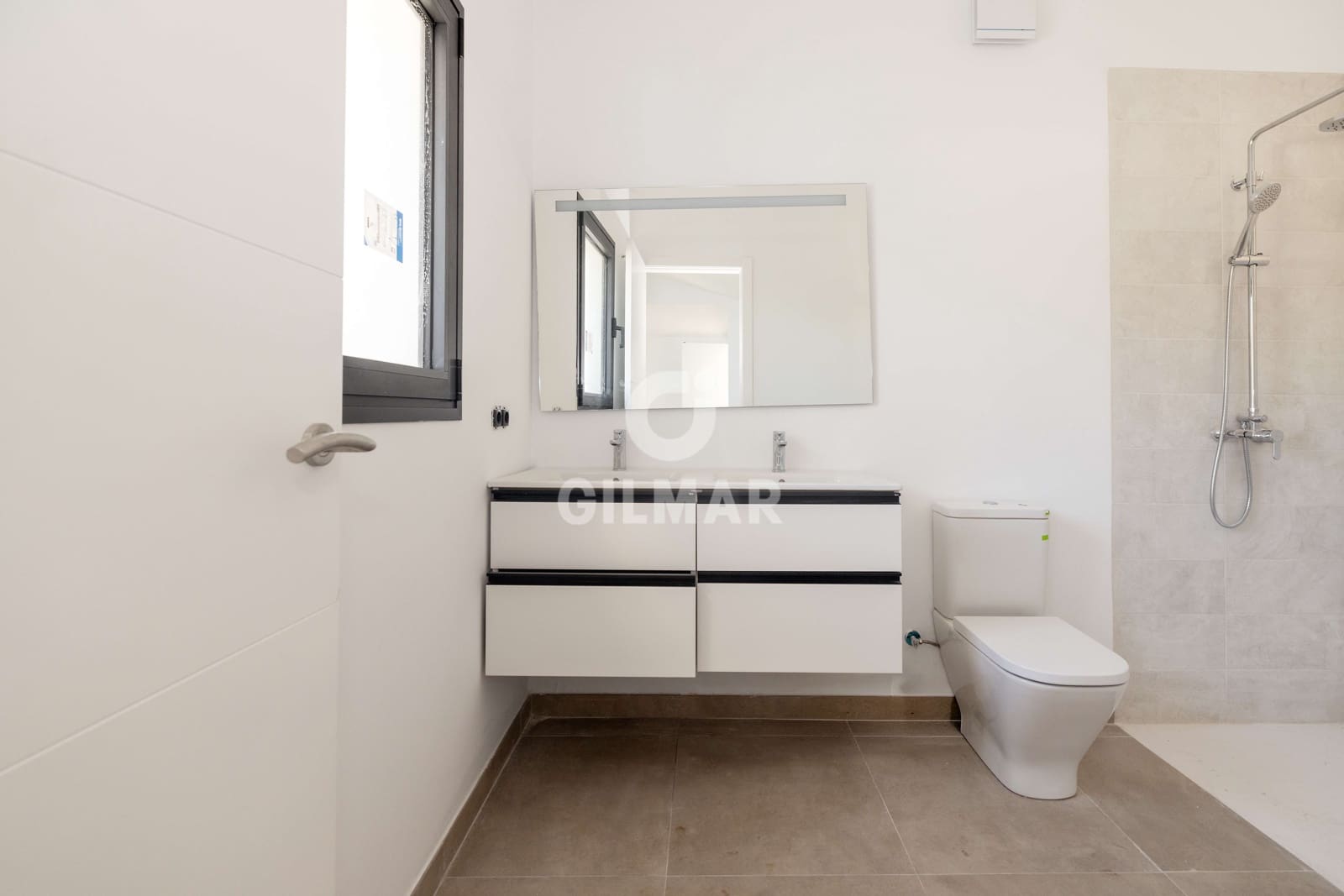 2 quarto Moradia em Banda para venda em Bahia Dorada com piscina - 610 000 € (Ref: 9688622)