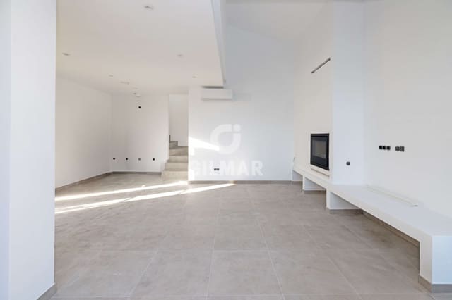 2 Zimmer Reihenhaus zu verkaufen in Bahía Dorada, Estepona mit Pool - 610.000 € (Ref: 9688622)