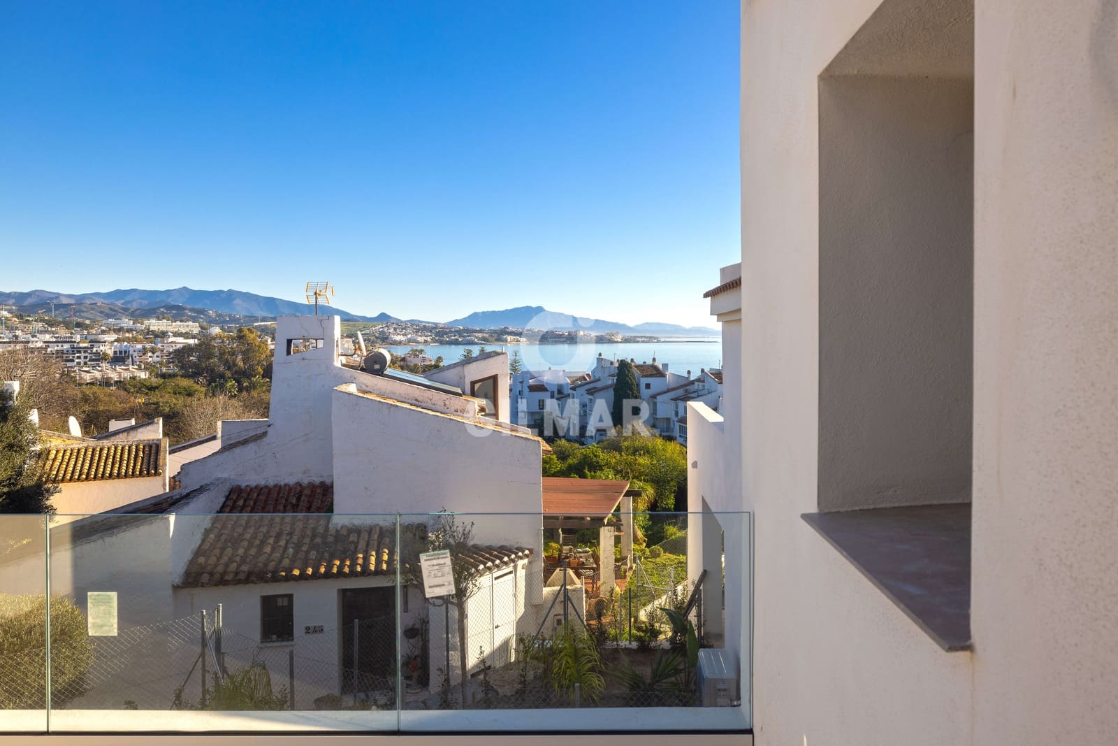 2 quarto Moradia em Banda para venda em Bahia Dorada com piscina - 610 000 € (Ref: 9688622)