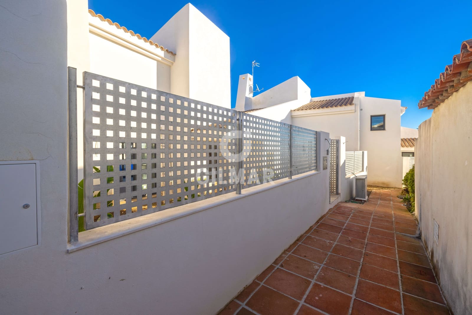 2 quarto Moradia em Banda para venda em Bahia Dorada com piscina - 610 000 € (Ref: 9688622)