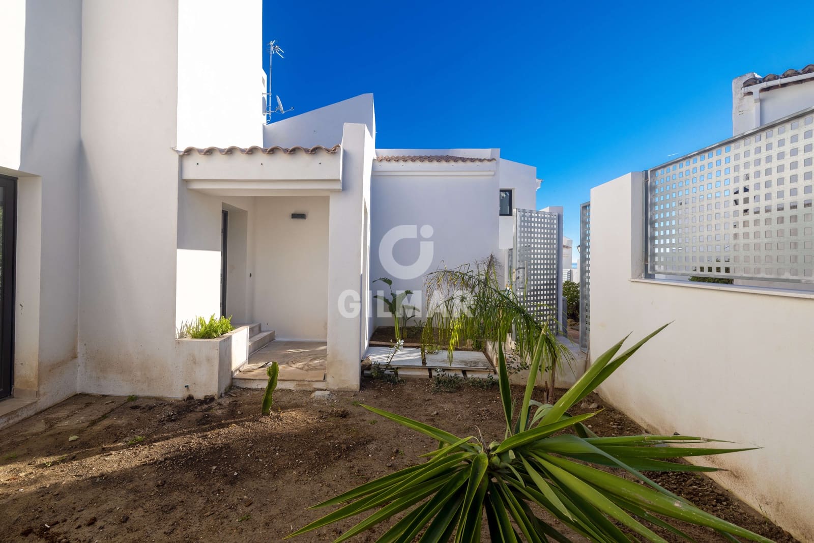 2 quarto Moradia em Banda para venda em Bahia Dorada com piscina - 610 000 € (Ref: 9688622)