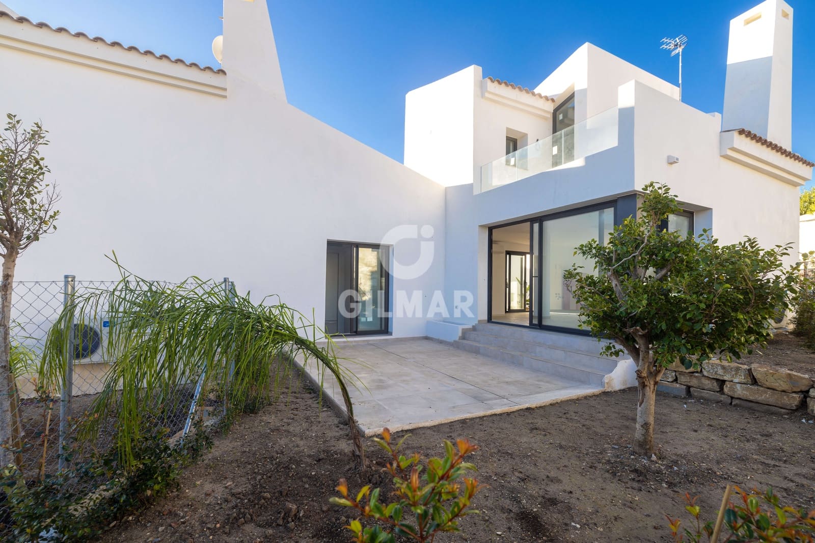 2 quarto Moradia em Banda para venda em Bahia Dorada com piscina - 610 000 € (Ref: 9688622)