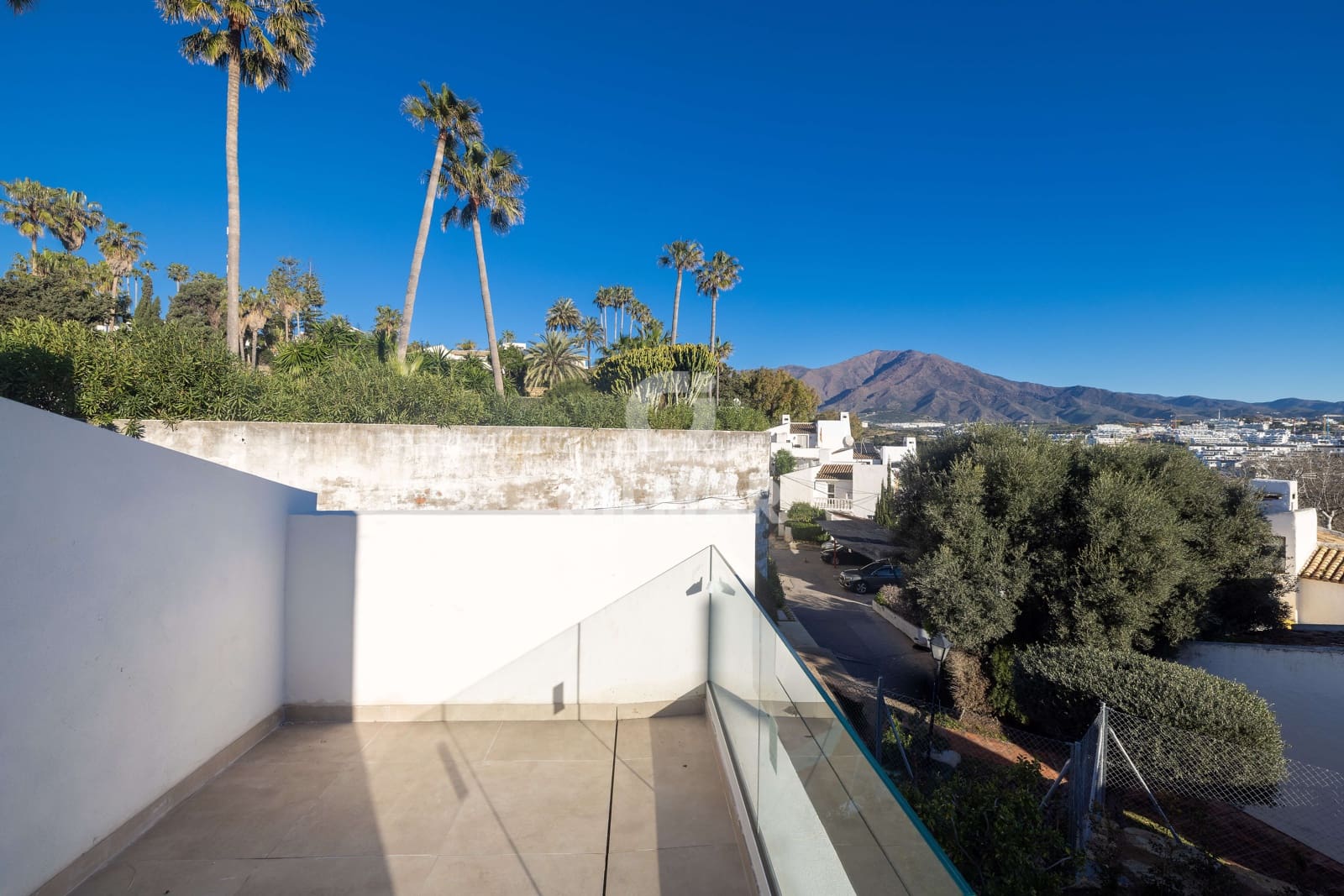 2 quarto Moradia em Banda para venda em Bahia Dorada com piscina - 610 000 € (Ref: 9688622)