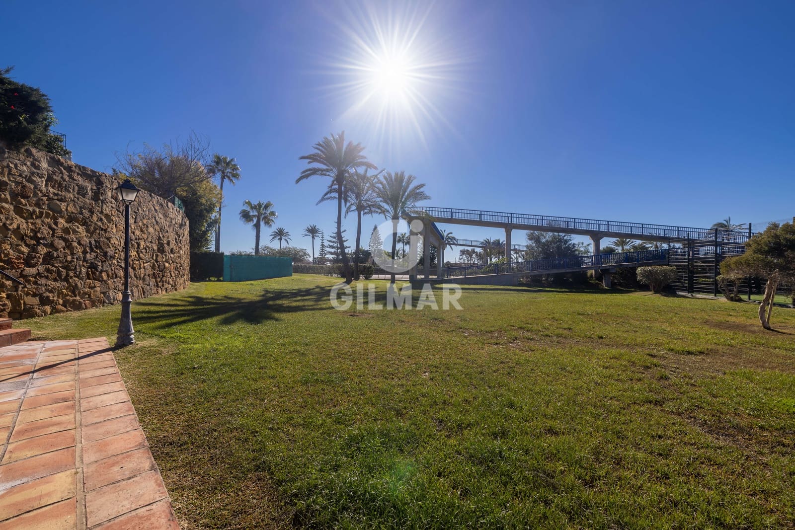 2 quarto Moradia em Banda para venda em Bahia Dorada com piscina - 610 000 € (Ref: 9688622)