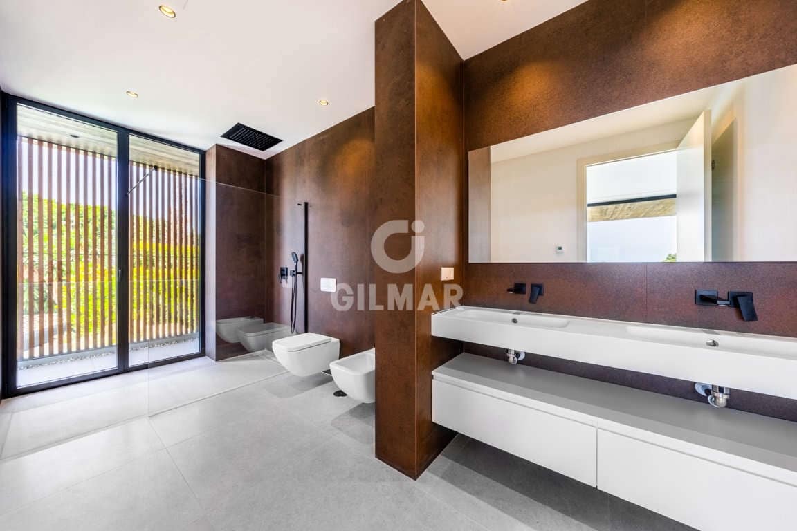 Chalet de 5 habitaciones en Marbella en venta con piscina garaje - 3.650.000 € (Ref: 9696773)