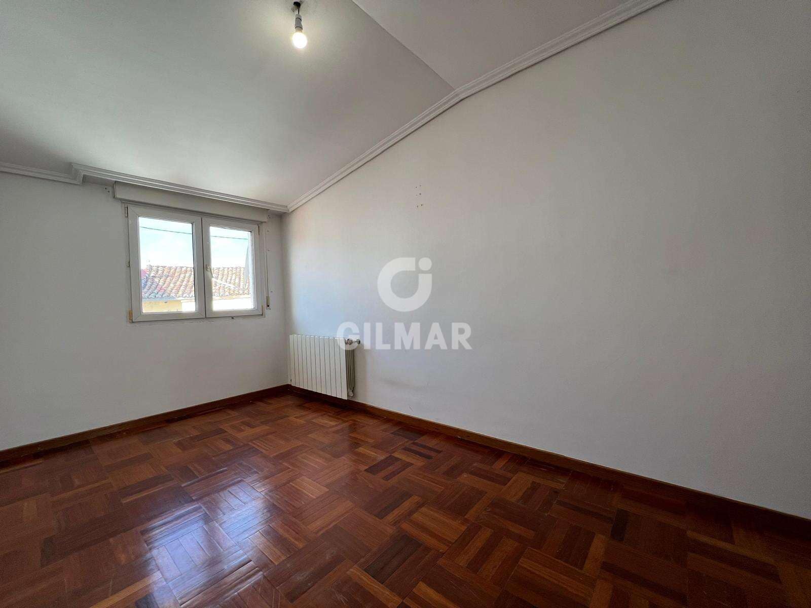 4 chambre Villa/Maison Mitoyenne à vendre à Madrid ville avec garage - 849 000 € (Ref: 9699286)