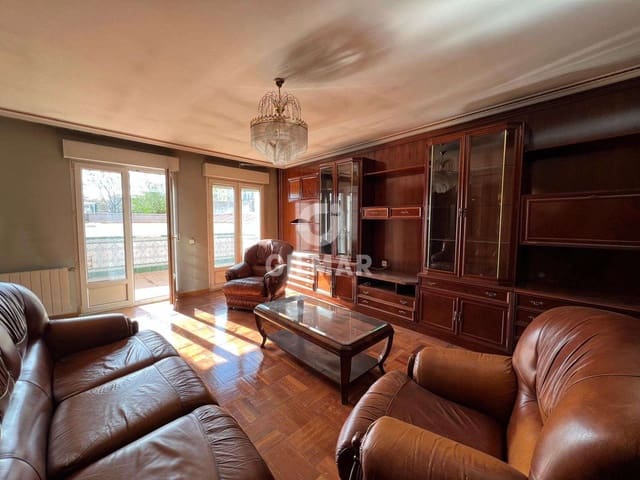 4 slaapkamer Rijtjeshuis te koop in Valverde, Madrid stad met garage - € 849.000 (Ref: 9699286)