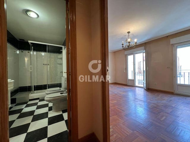 4 slaapkamer Rijtjeshuis te koop in Valverde, Madrid stad met garage - € 849.000 (Ref: 9699286)