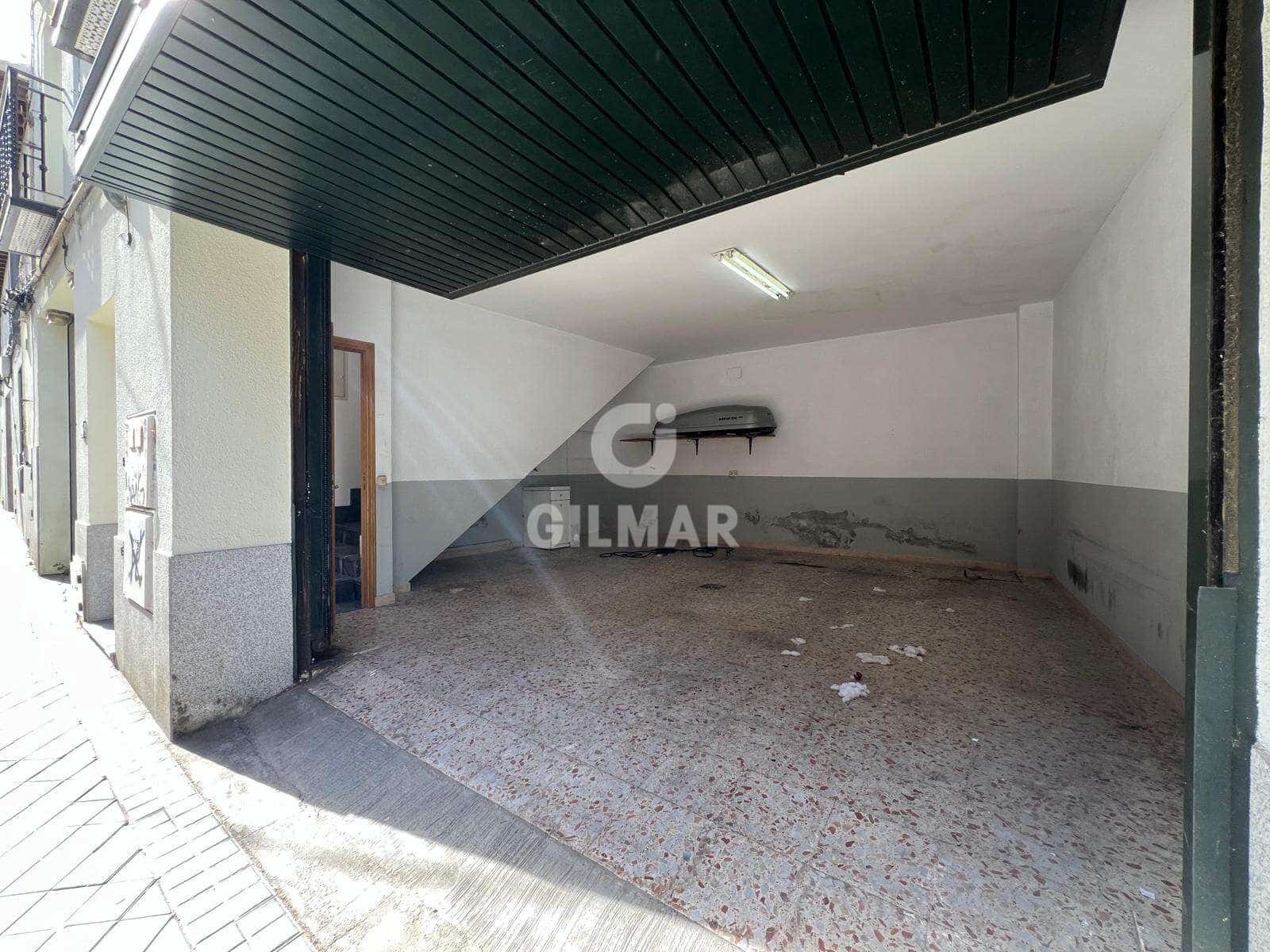 4 chambre Villa/Maison Mitoyenne à vendre à Madrid ville avec garage - 849 000 € (Ref: 9699286)