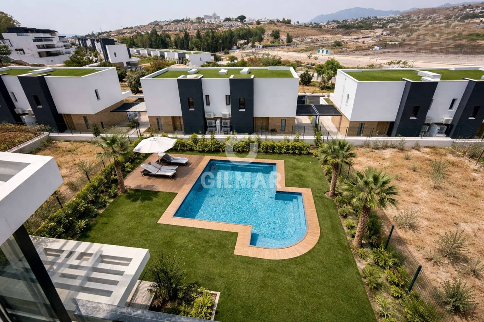 3 camera da letto Villetta Bifamiliare in vendita in El Paraiso con piscina garage - 1.250.000 € (Rif: 9700174)