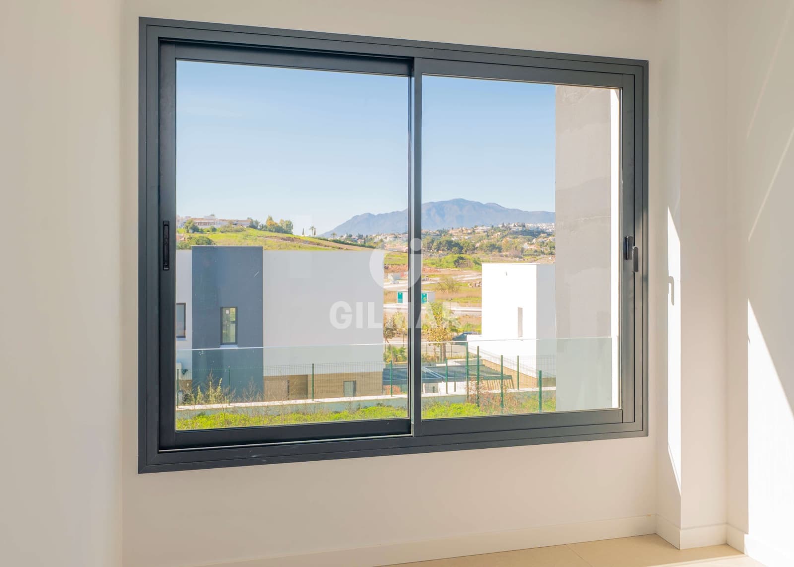 3 camera da letto Villetta Bifamiliare in vendita in El Paraiso con piscina garage - 1.250.000 € (Rif: 9700174)