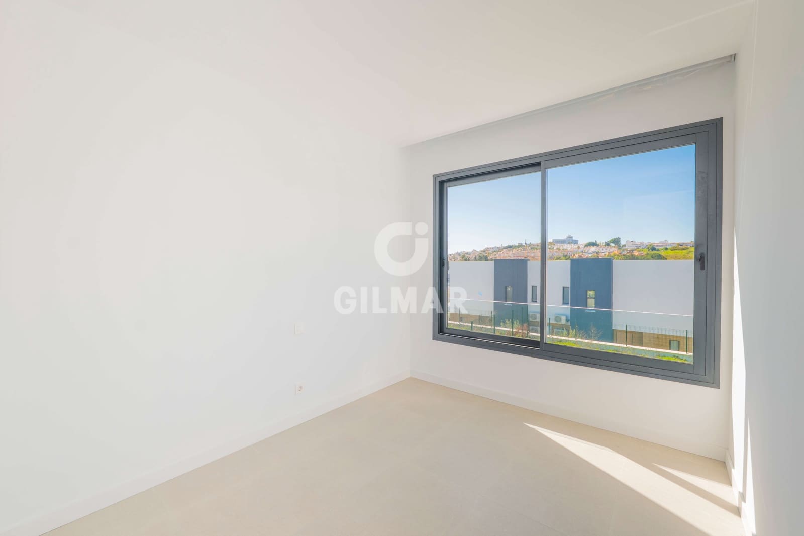 3 camera da letto Villetta Bifamiliare in vendita in El Paraiso con piscina garage - 1.250.000 € (Rif: 9700174)