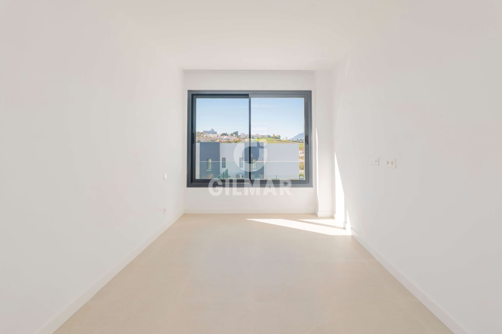 3 camera da letto Villetta Bifamiliare in vendita in El Paraiso con piscina garage - 1.250.000 € (Rif: 9700174)