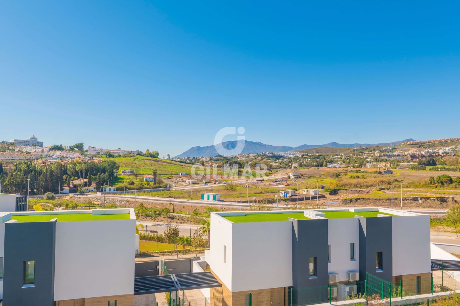 3 camera da letto Villetta Bifamiliare in vendita in El Paraiso con piscina garage - 1.250.000 € (Rif: 9700174)