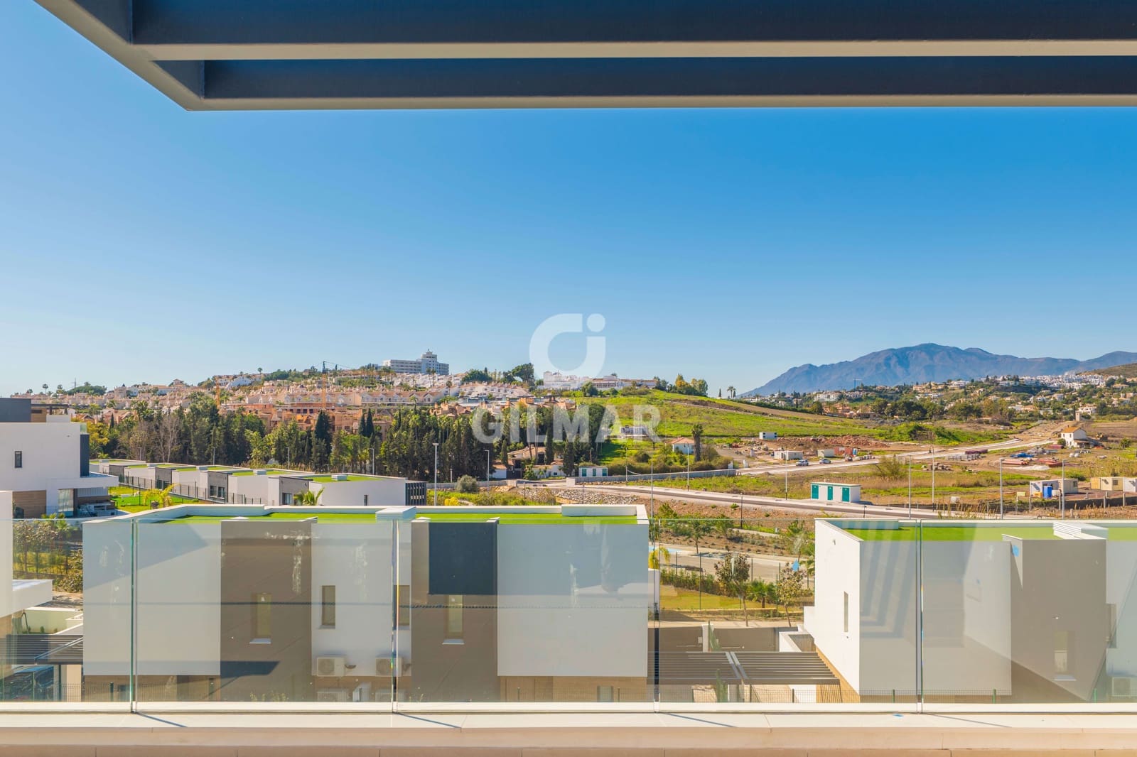 3 camera da letto Villetta Bifamiliare in vendita in El Paraiso con piscina garage - 1.250.000 € (Rif: 9700174)