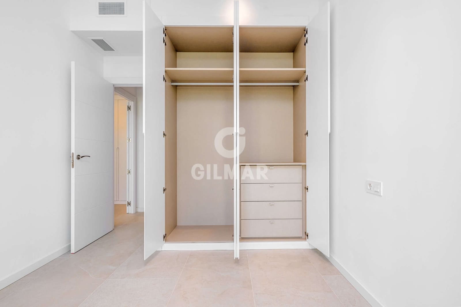 3 bedroom Flat for sale in Chipiona with pool garage - € 750,000 (Ref: 9707766)