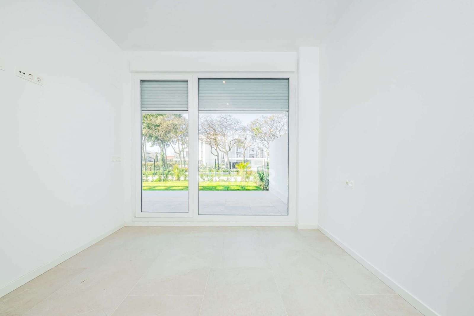 3 bedroom Flat for sale in Chipiona with pool garage - € 750,000 (Ref: 9707766)