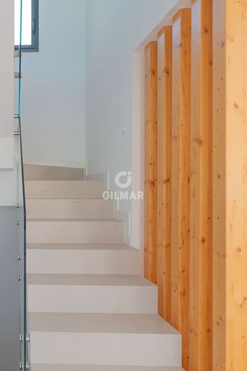 3 soveværelse Semi-Rækkehus til salg i Estepona med swimmingpool garage - € 1.050.000 (Ref: 9709103)