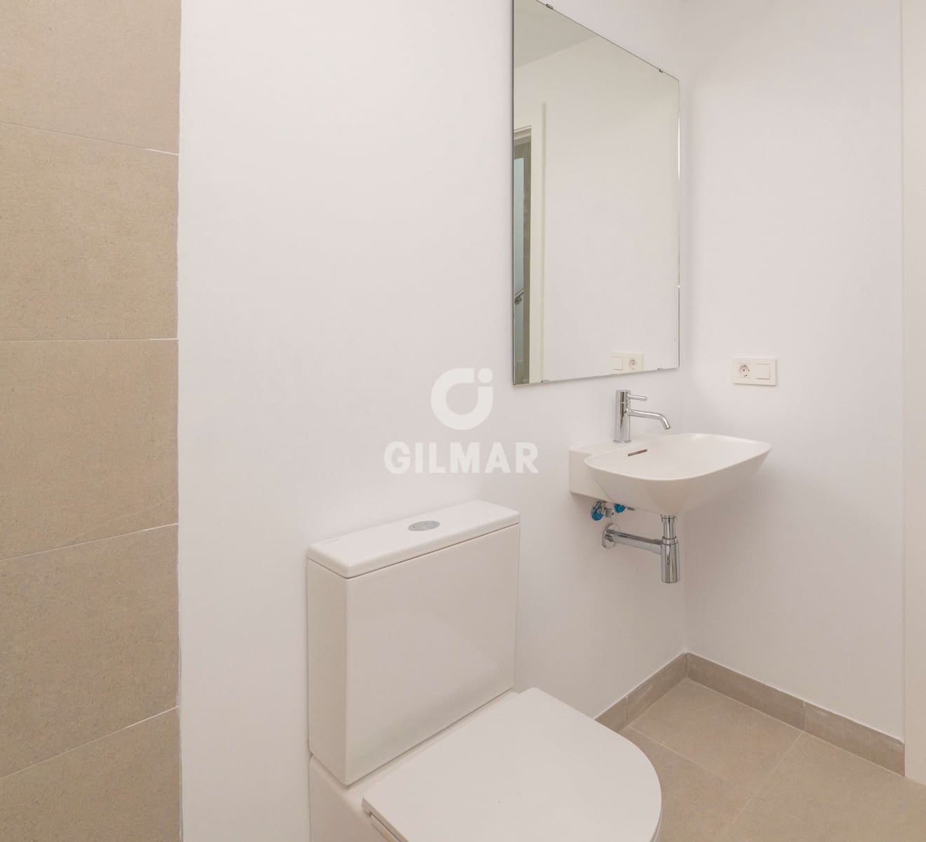 3 soveværelse Semi-Rækkehus til salg i Estepona med swimmingpool garage - € 1.050.000 (Ref: 9709103)