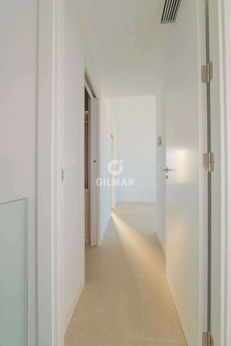 3 soveværelse Semi-Rækkehus til salg i Estepona med swimmingpool garage - € 1.050.000 (Ref: 9709103)