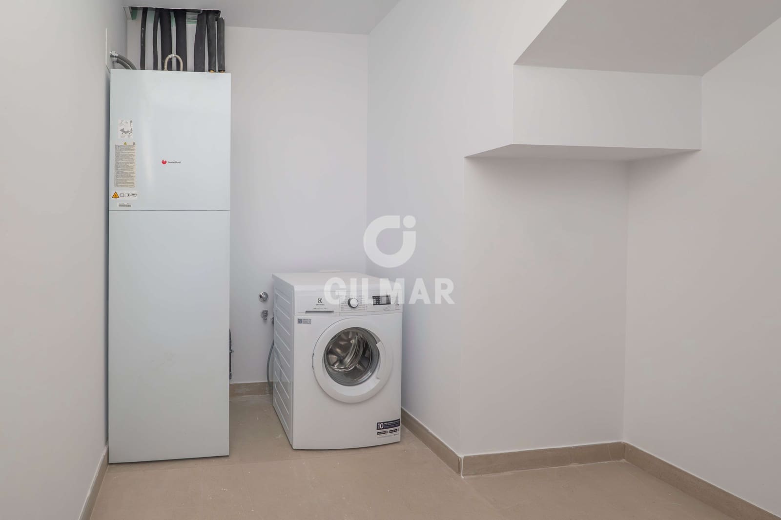 3 soveværelse Semi-Rækkehus til salg i Estepona med swimmingpool garage - € 1.050.000 (Ref: 9709103)