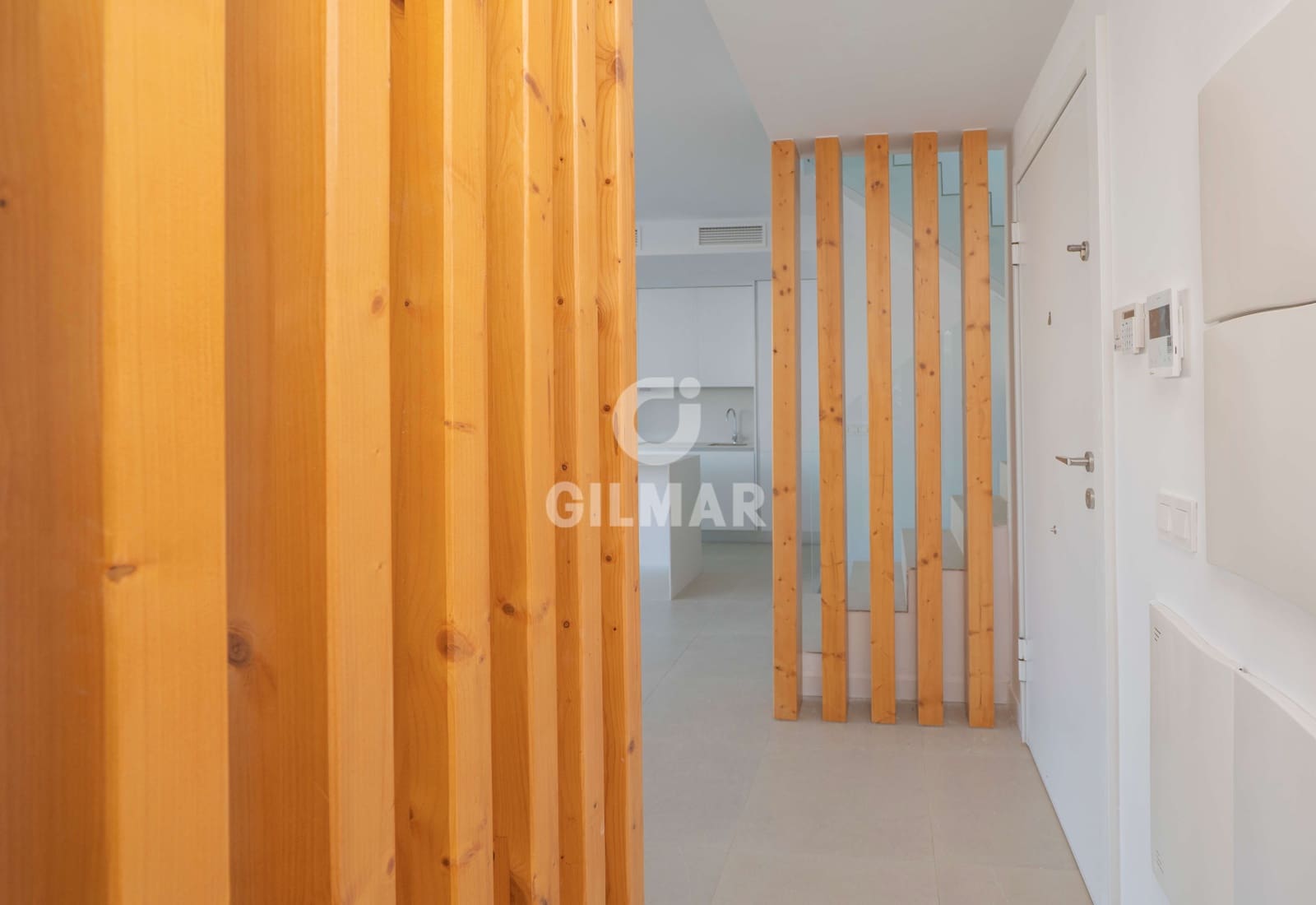 3 soveværelse Semi-Rækkehus til salg i Estepona med swimmingpool garage - € 1.050.000 (Ref: 9709103)