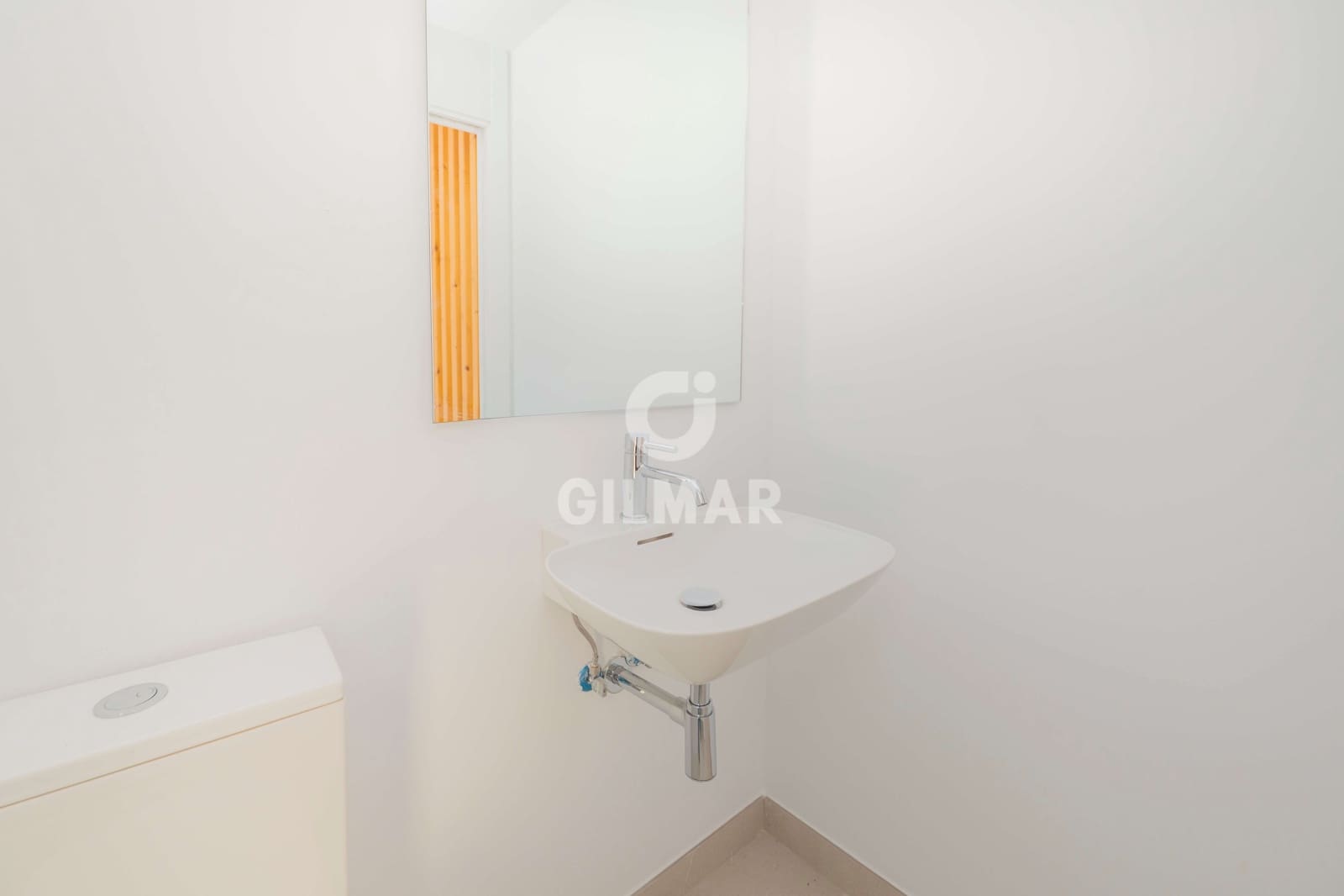 3 soveværelse Semi-Rækkehus til salg i Estepona med swimmingpool garage - € 1.050.000 (Ref: 9709103)