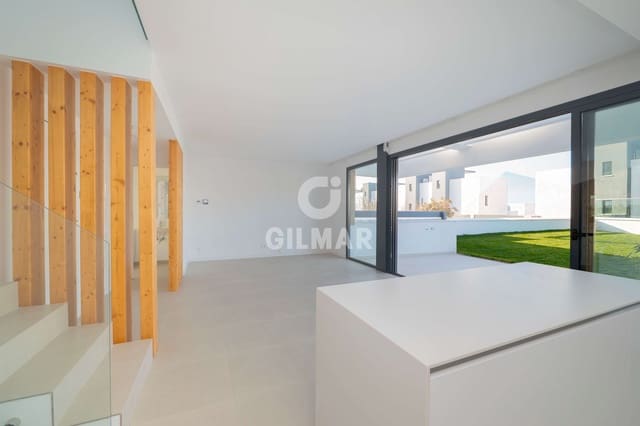 3 sypialnia Dom blizniak na sprzedaż w Nueva Atalaya, Estepona z basenem garażem - 1 050 000 € (Ref: 9709103)