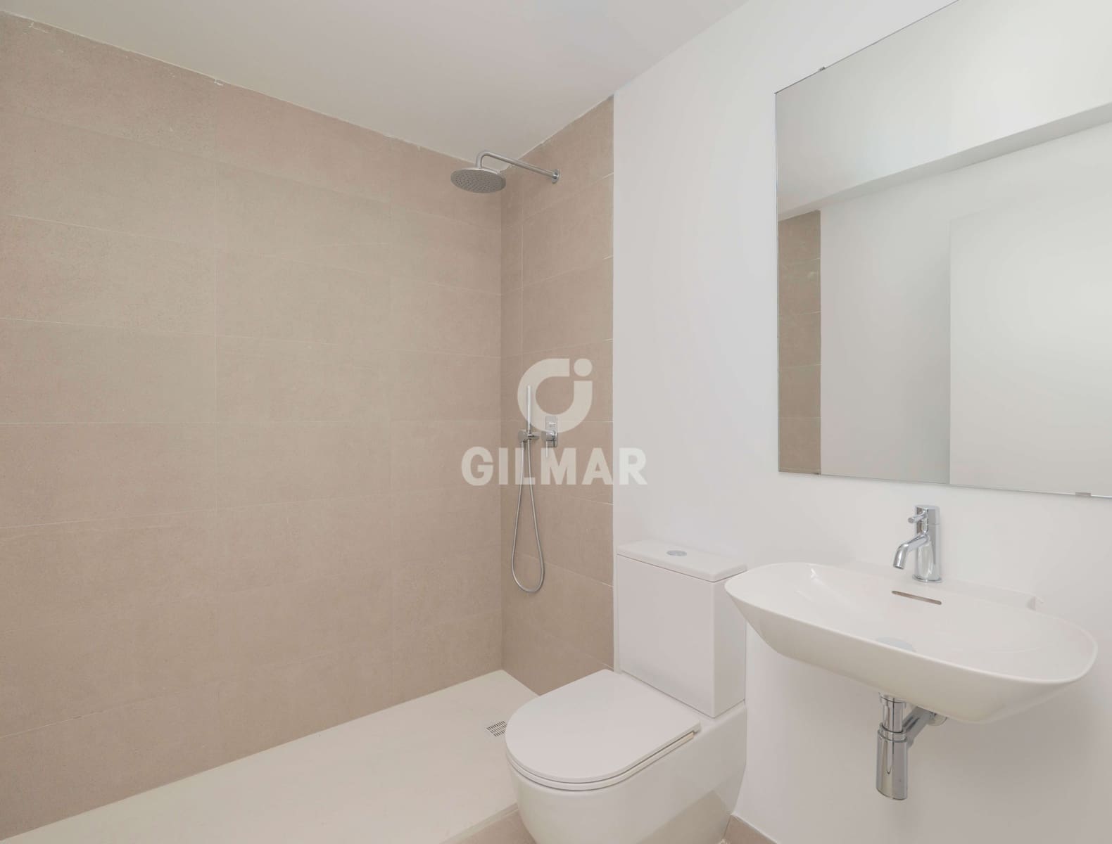 3 soveværelse Semi-Rækkehus til salg i Estepona med swimmingpool garage - € 1.050.000 (Ref: 9709103)