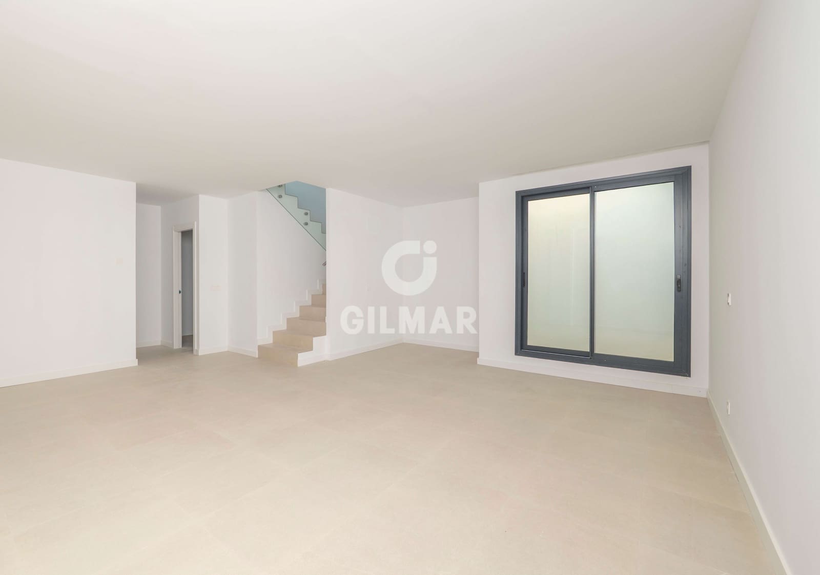 3 soveværelse Semi-Rækkehus til salg i Estepona med swimmingpool garage - € 1.050.000 (Ref: 9709103)