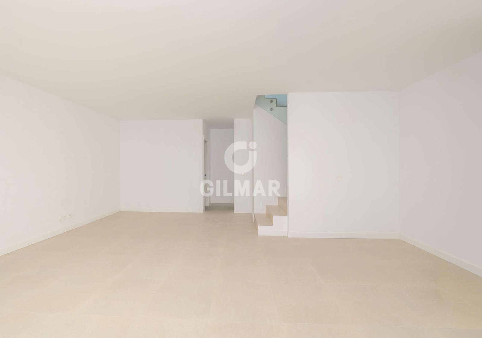 3 soveværelse Semi-Rækkehus til salg i Estepona med swimmingpool garage - € 1.050.000 (Ref: 9709103)