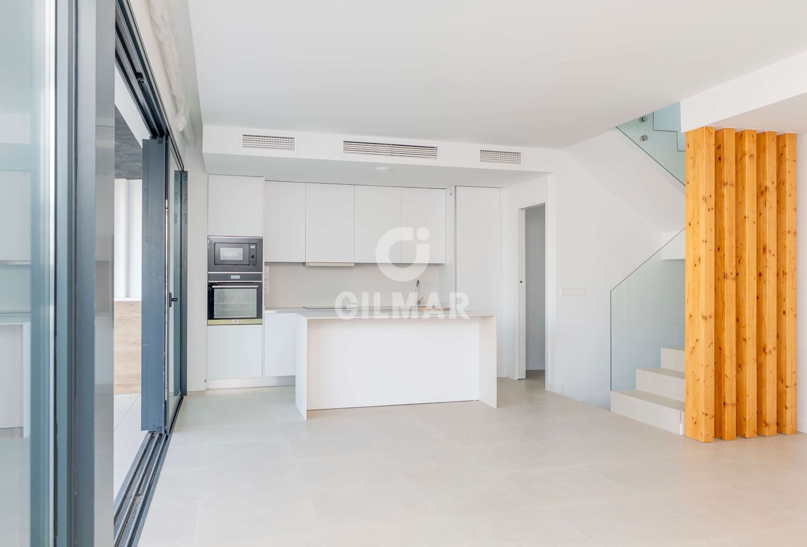 3 soveværelse Semi-Rækkehus til salg i Estepona med swimmingpool garage - € 1.050.000 (Ref: 9709103)