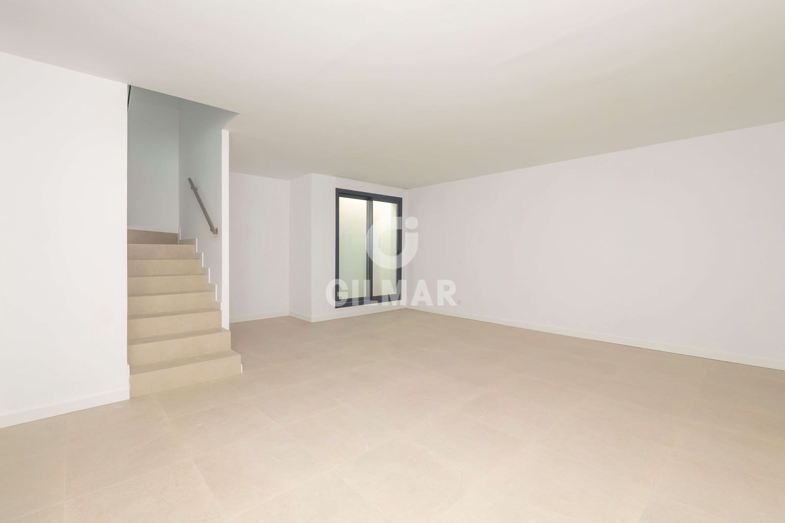 3 soveværelse Semi-Rækkehus til salg i Estepona med swimmingpool garage - € 1.050.000 (Ref: 9709103)